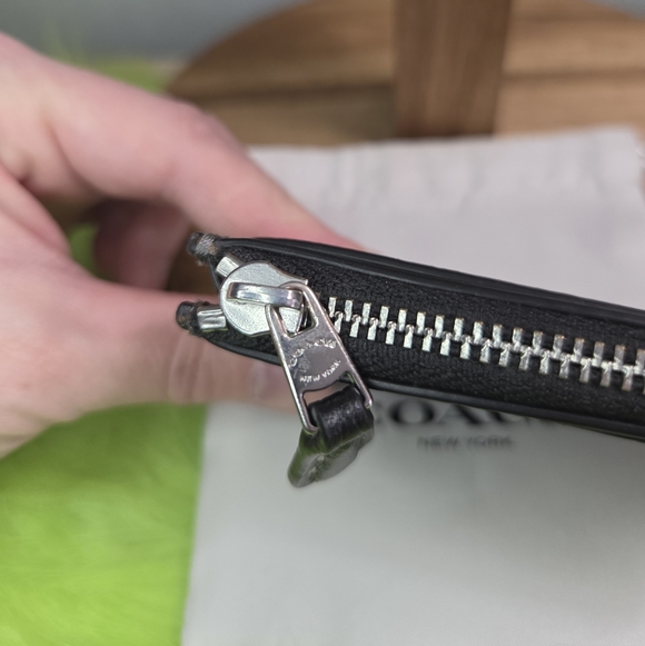 COACH Mini Skinny Id Case Signature Canvas With Heart Print,Full Inclusion, NWOT - Picture 7 of 15